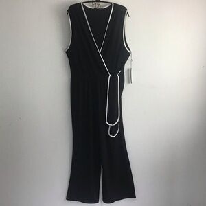 Tahari Faux Wrap V neck Sleeveless Black Jumpsuit with white trim/ sash 1X NWT